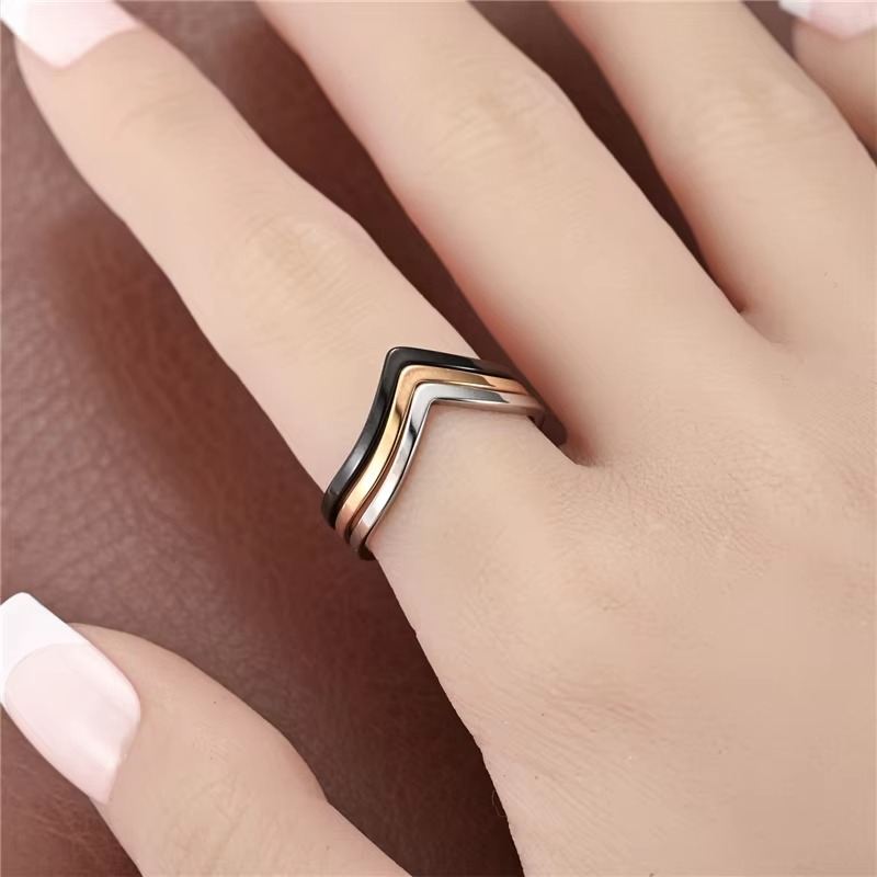Minimalist Irregular Chevron V - Minimalist Ring Stackable 评论和价格