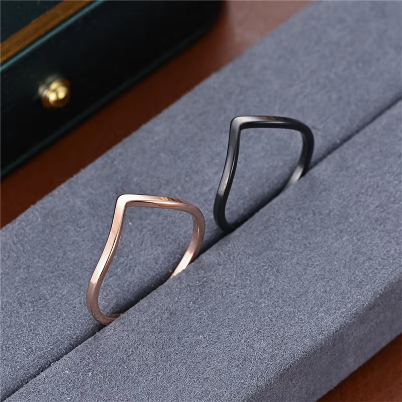 Minimalist Irregular Chevron V - Minimalist Ring Stackable 评论和价格