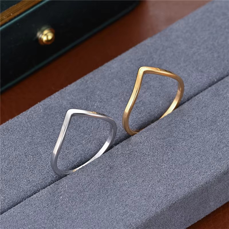 Minimalist Irregular Chevron V - Minimalist Ring Stackable 评论和价格